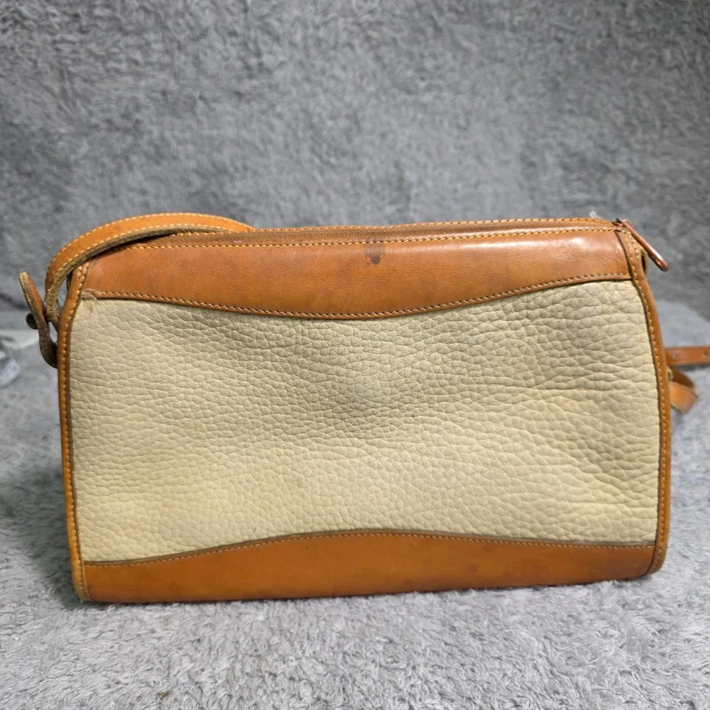 VTG Dooney & Bourke Cream Brown All Weather Leather‎ Shoulder Bag Duck Charm USA